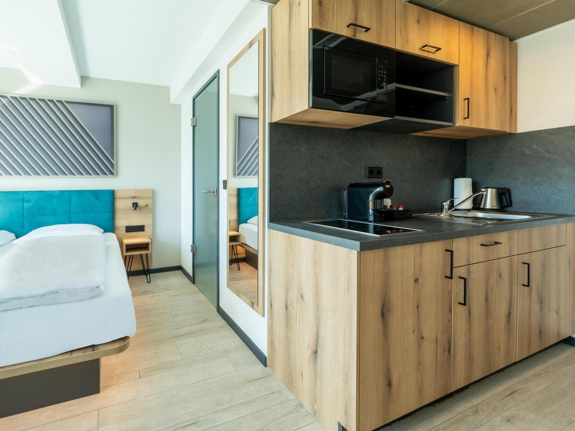 B&B Hotel Albstadt-Hbf Екстериор снимка