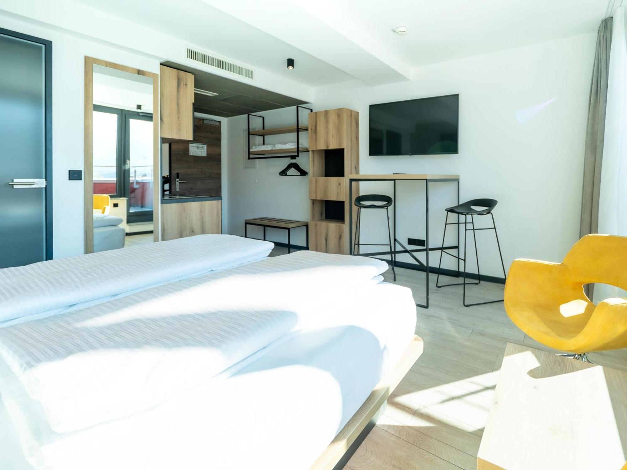 B&B Hotel Albstadt-Hbf Екстериор снимка