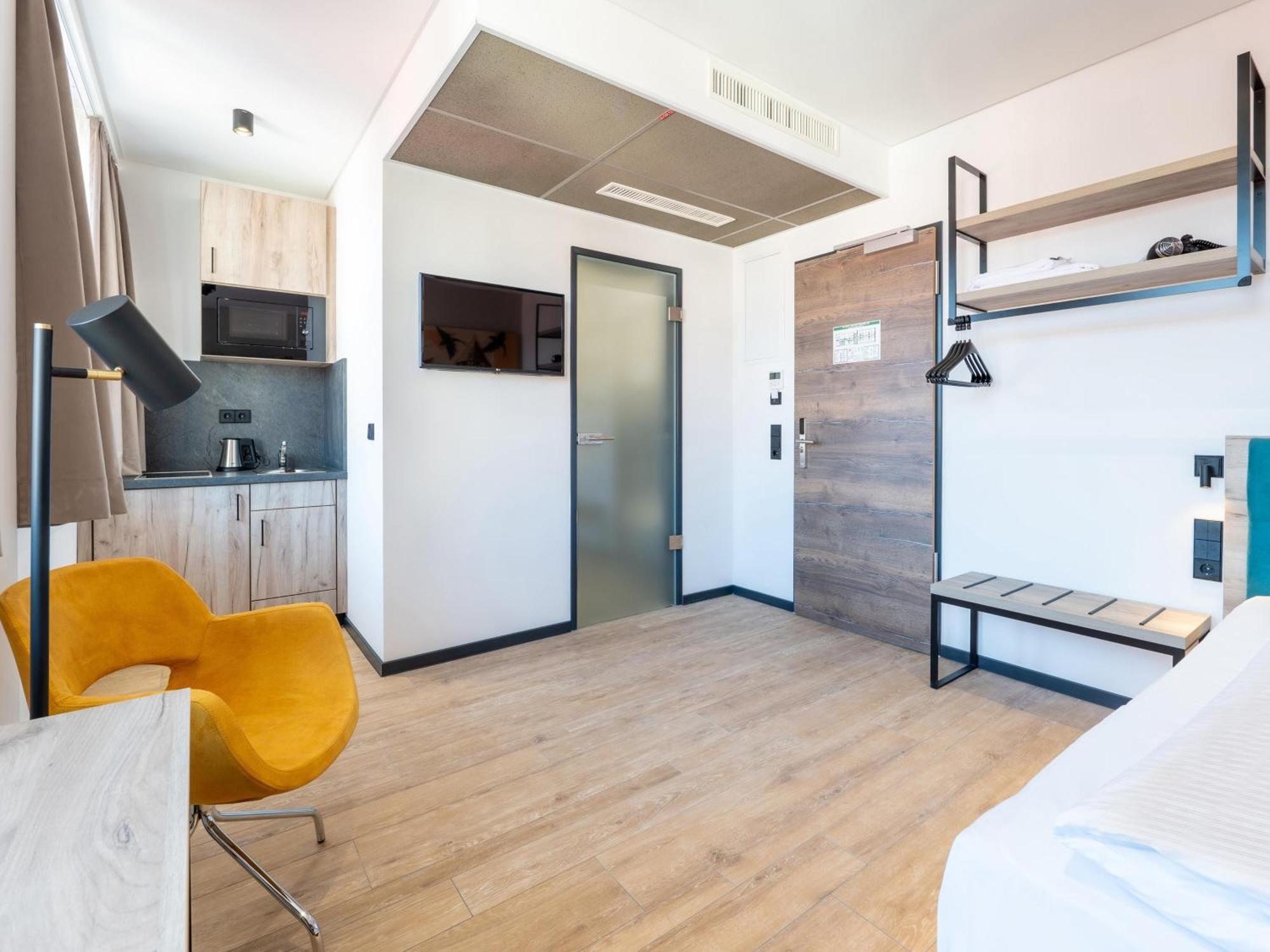 B&B Hotel Albstadt-Hbf Екстериор снимка