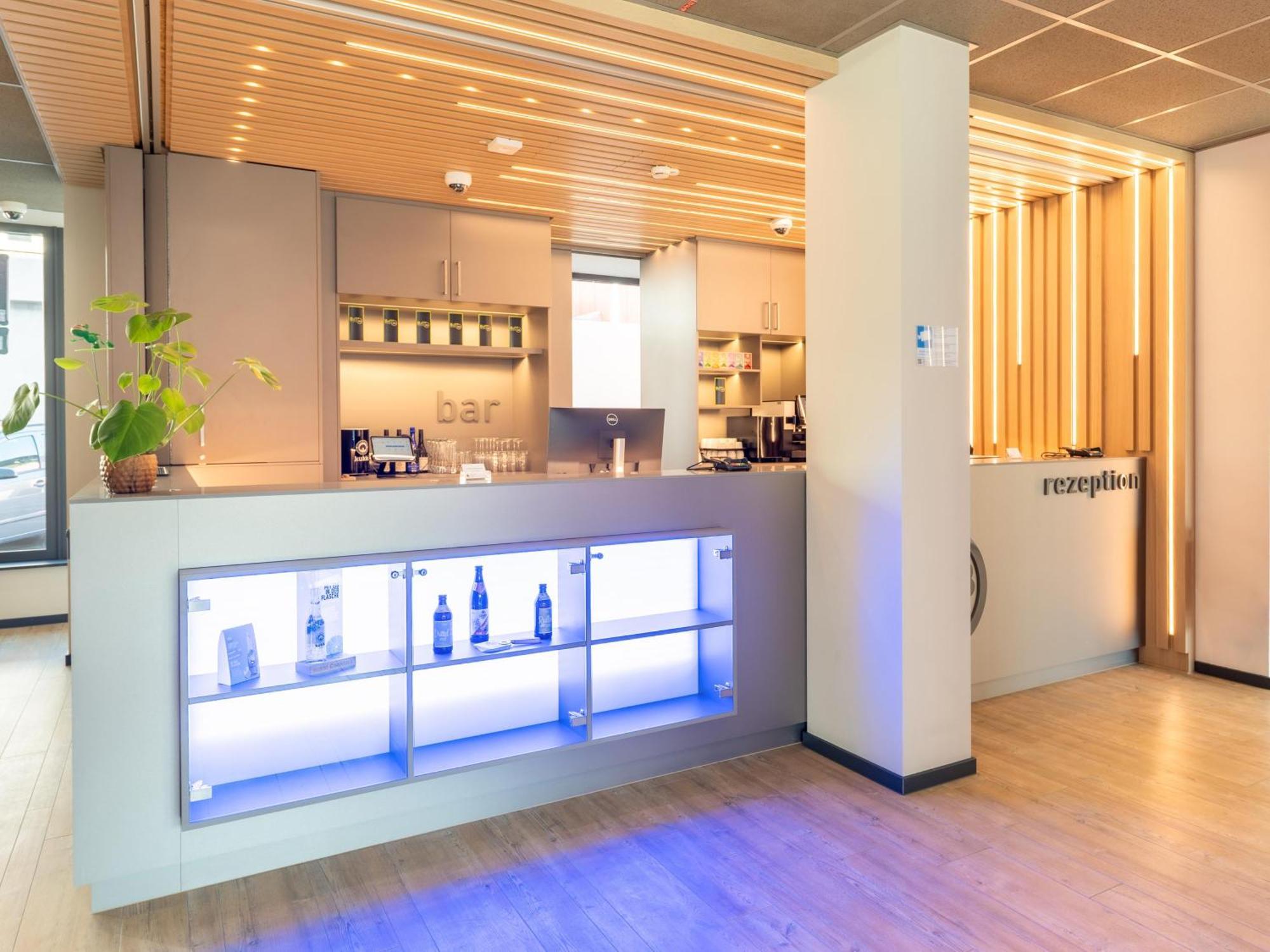 B&B Hotel Albstadt-Hbf Екстериор снимка